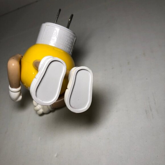 Vintage Yellow M&M Peanut Night Light Electronic, Works - Picture 7 of 9